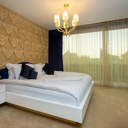 Golden Pars (adults Only) Otel 3*