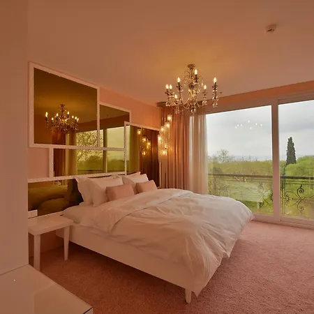 Golden Pars (adults Only) Otel 3*